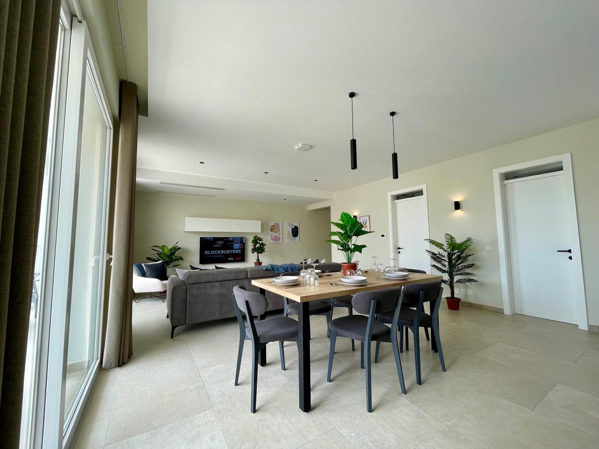 Bugibba Square Seafront Lux Apartments By Holi خليج سانت بول المظهر الخارجي الصورة