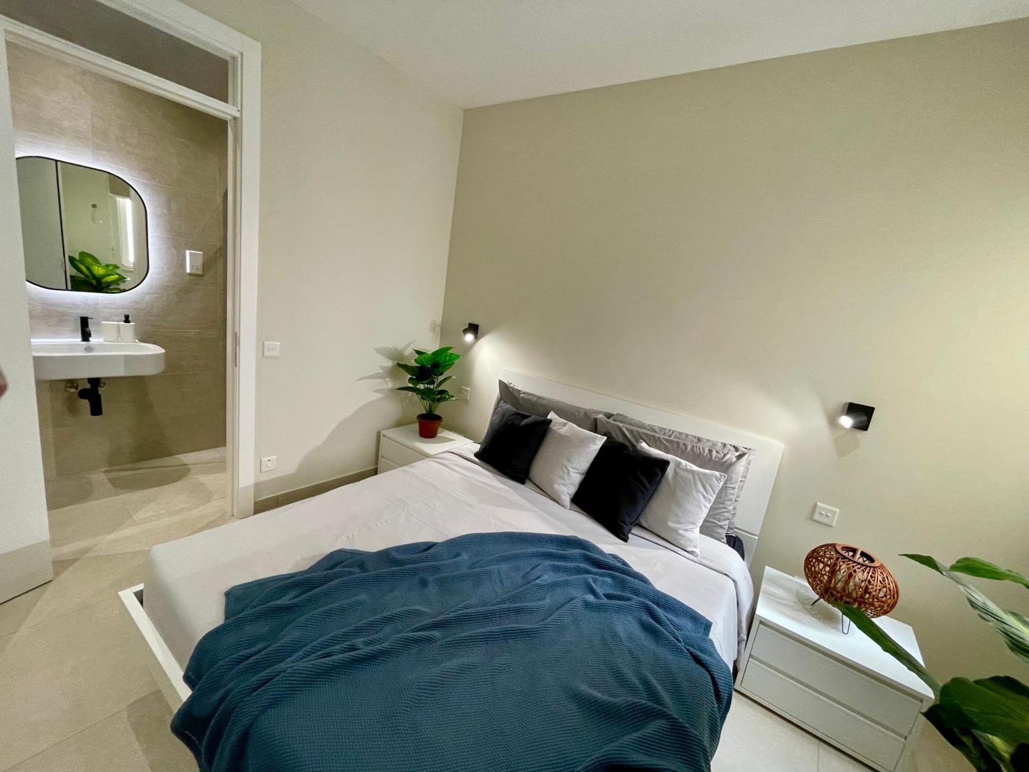 Bugibba Square Seafront Lux Apartments By Holi خليج سانت بول المظهر الخارجي الصورة