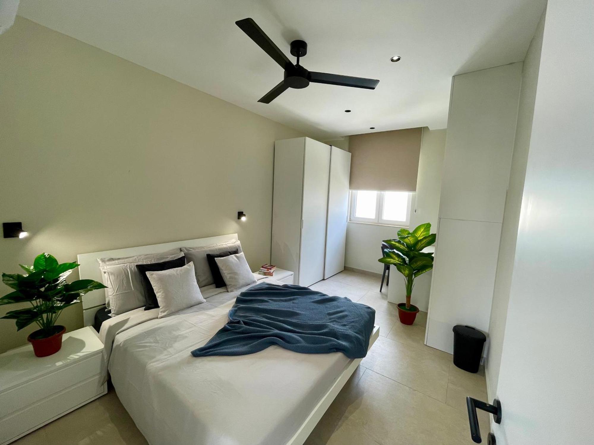 Bugibba Square Seafront Lux Apartments By Holi خليج سانت بول المظهر الخارجي الصورة