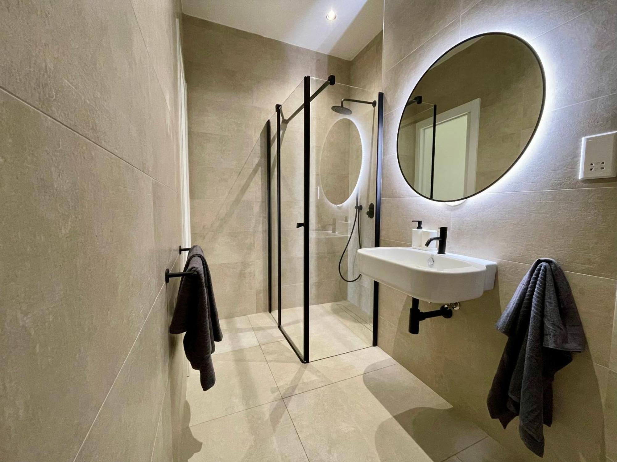 Bugibba Square Seafront Lux Apartments By Holi خليج سانت بول المظهر الخارجي الصورة