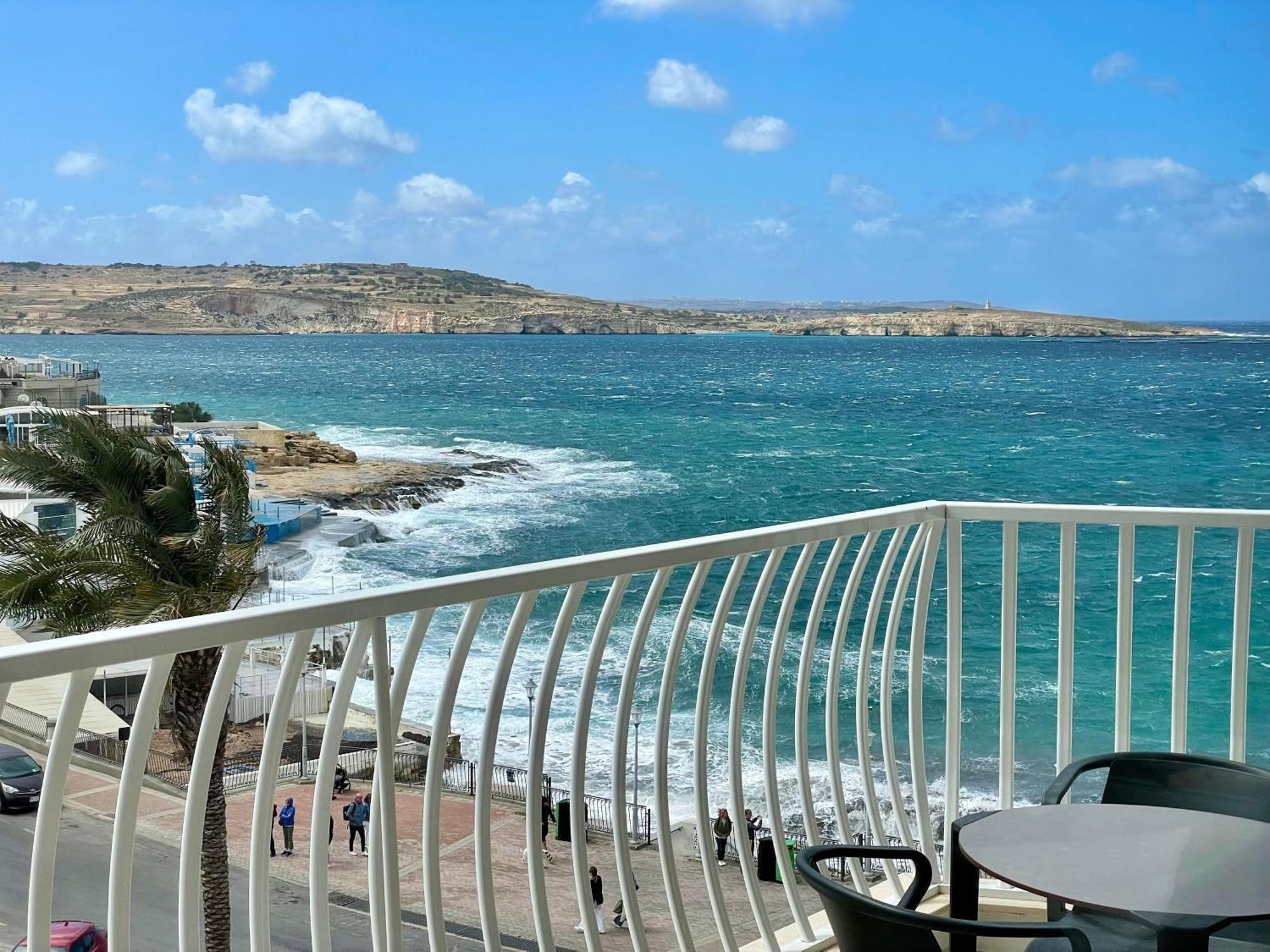 Bugibba Square Seafront Lux Apartments By Holi خليج سانت بول المظهر الخارجي الصورة