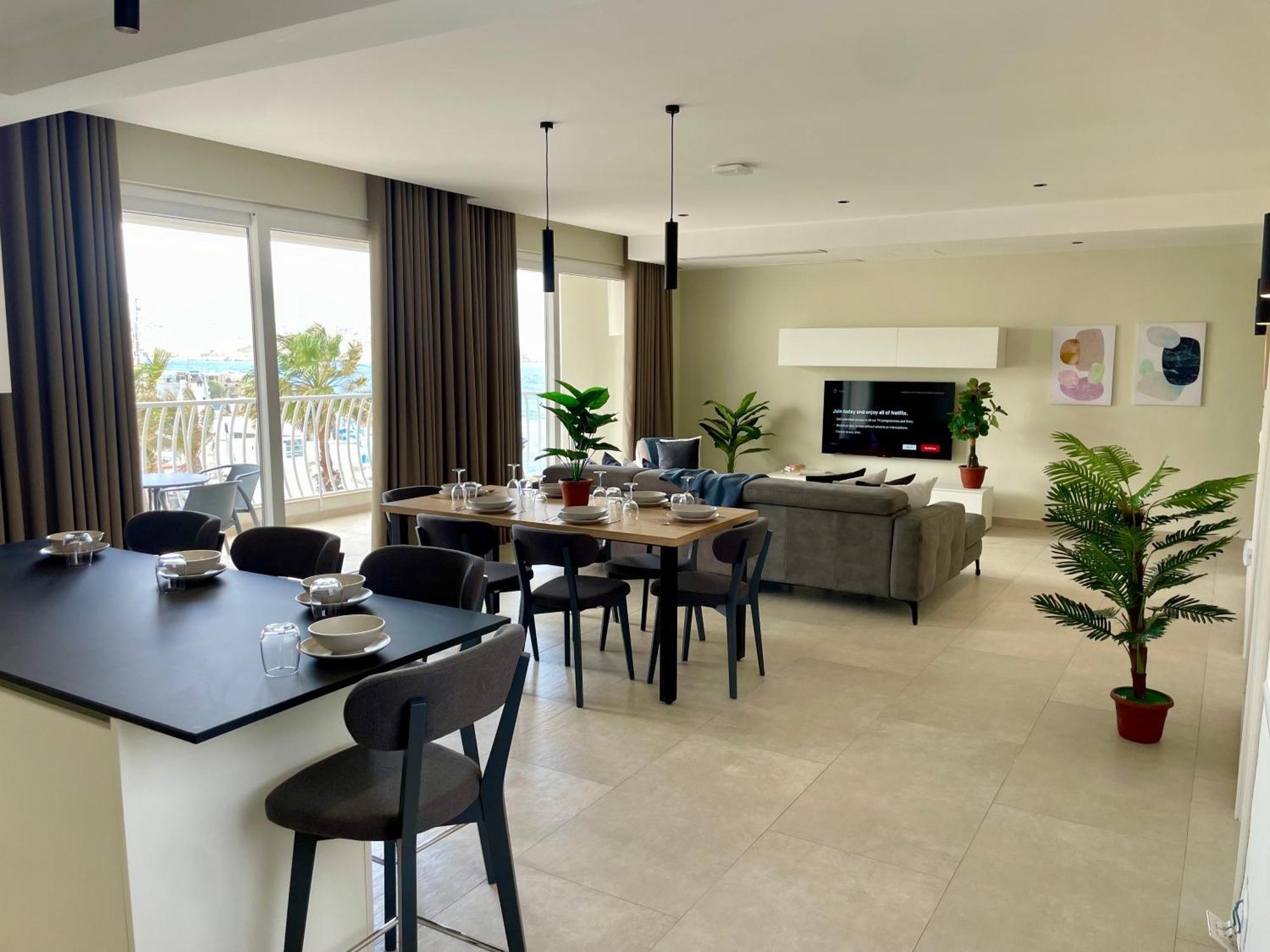 Bugibba Square Seafront Lux Apartments By Holi خليج سانت بول المظهر الخارجي الصورة