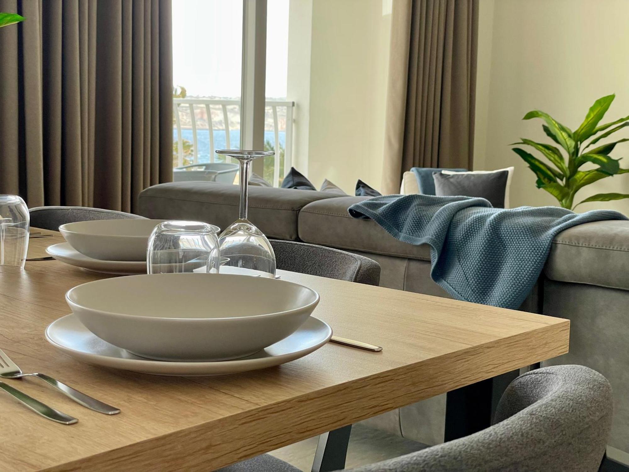 Bugibba Square Seafront Lux Apartments By Holi خليج سانت بول المظهر الخارجي الصورة