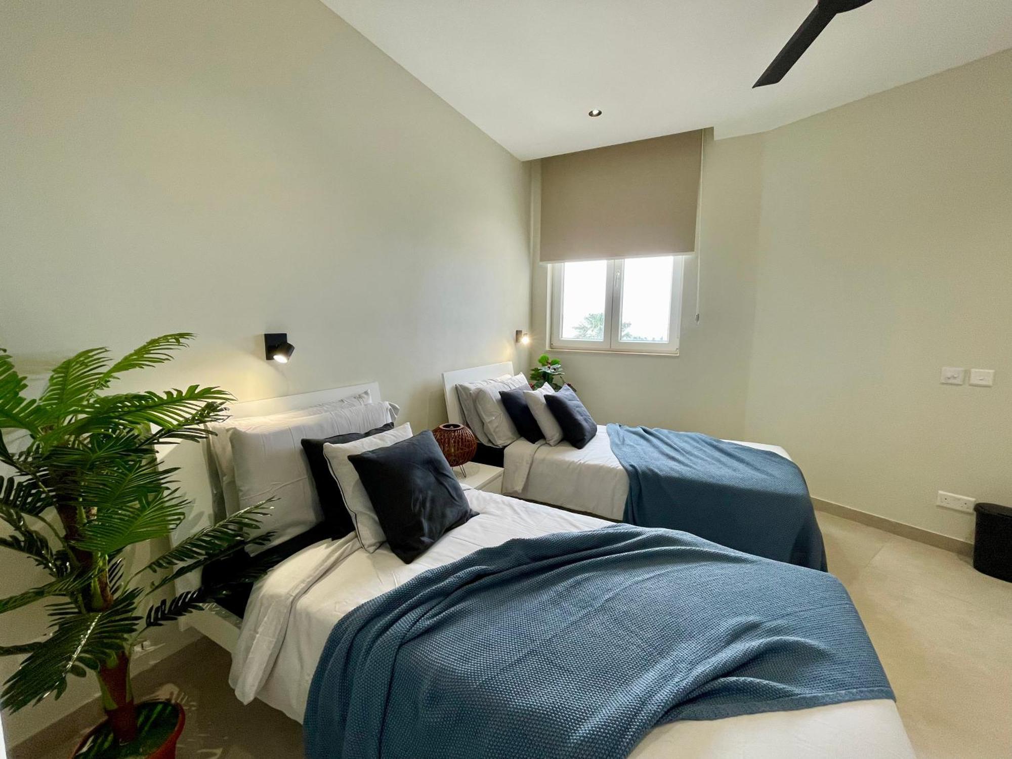 Bugibba Square Seafront Lux Apartments By Holi خليج سانت بول المظهر الخارجي الصورة