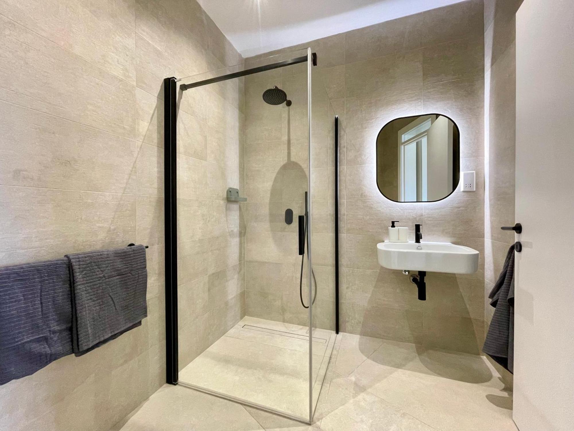 Bugibba Square Seafront Lux Apartments By Holi خليج سانت بول المظهر الخارجي الصورة