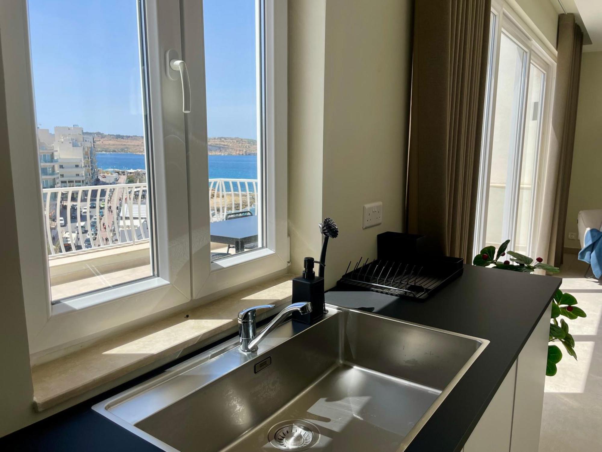 Bugibba Square Seafront Lux Apartments By Holi خليج سانت بول المظهر الخارجي الصورة